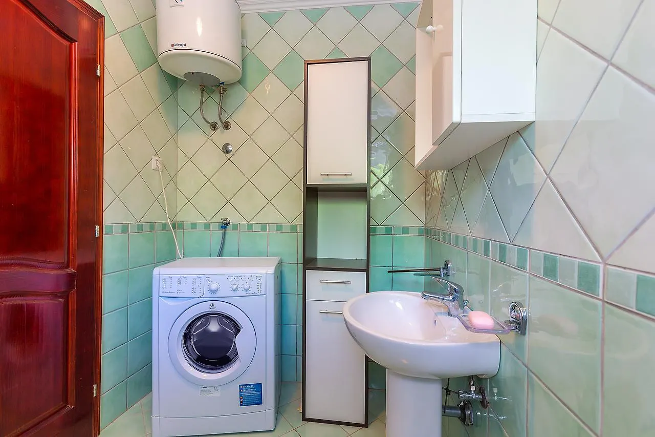 Apartments Hannah Medulin