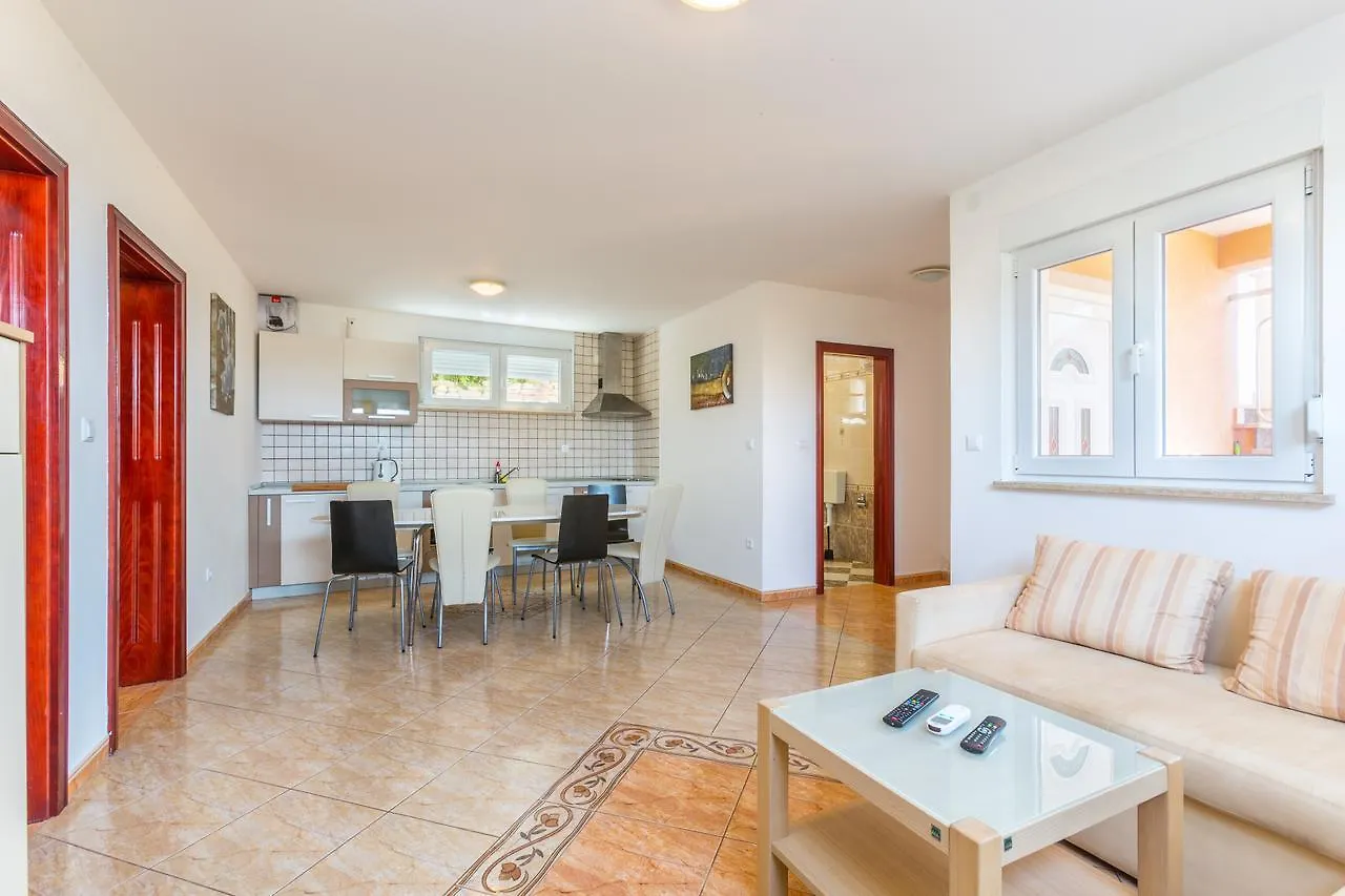 Apartments Hannah Medulin Croatia