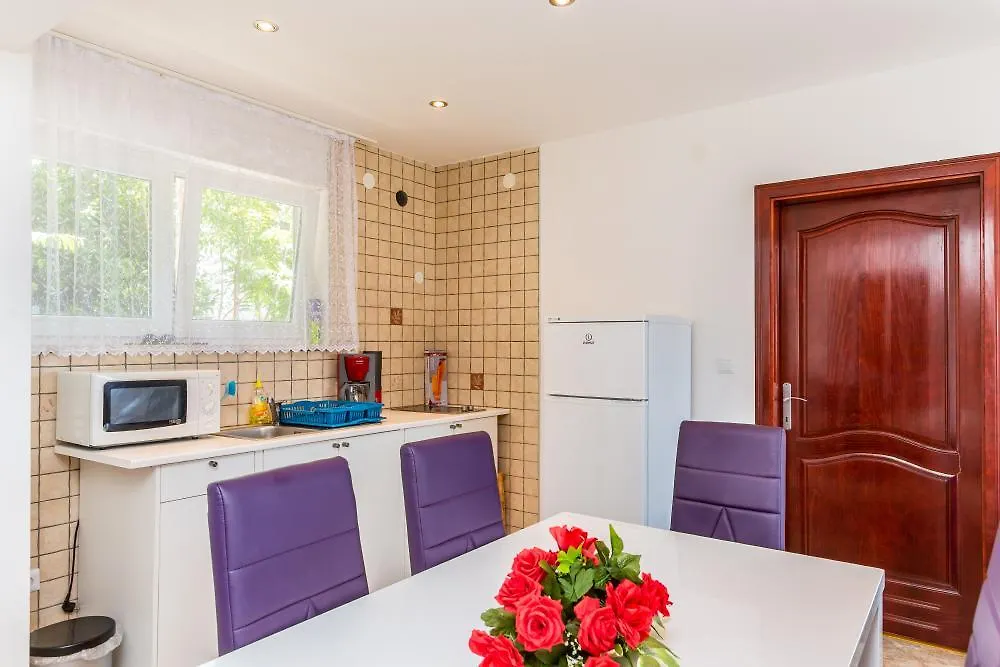 Apartments Hannah Medulin 0*,  Croatia